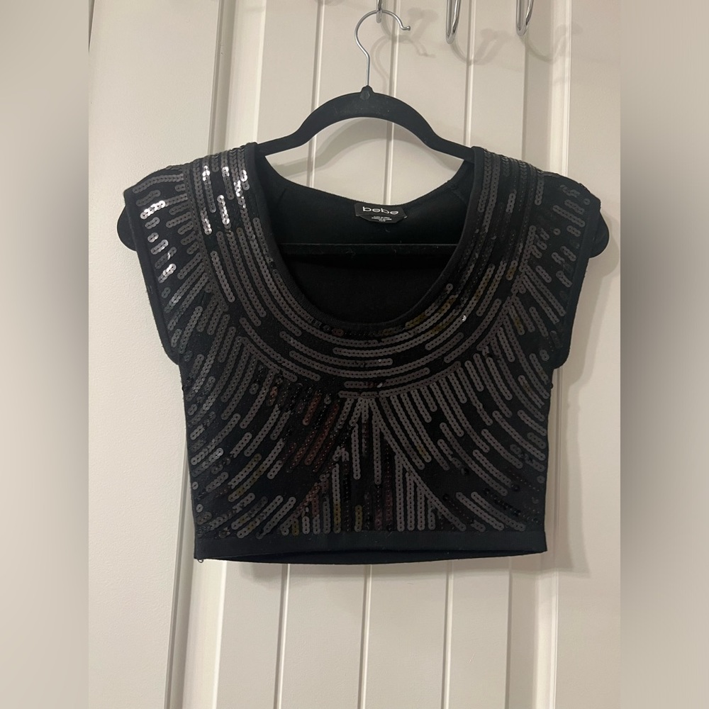 Bebe Black cropped sequins top size XS